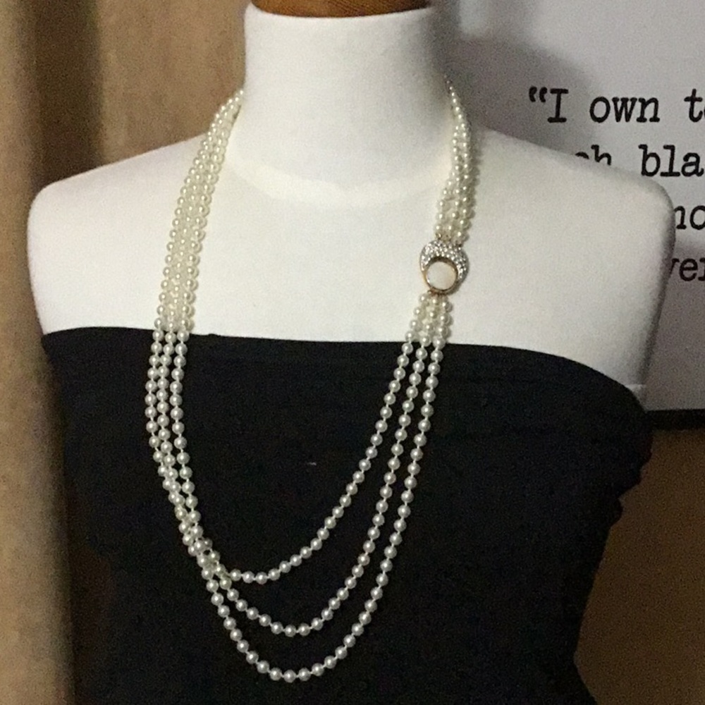 Vintage faux pearl necklace